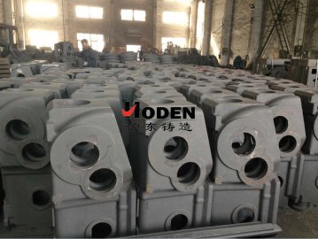 减速机箱体铸件是由什么材料制成的？